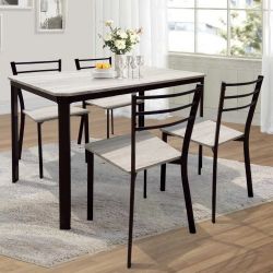 Tisch mit Stühle