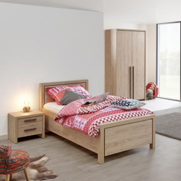 Kinderzimmer Lavio: Bett 90x200cm, Nachttisch, Kleiderschrank - Eiche Dekor
