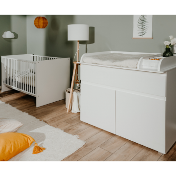 Babyzimmer-Set Image: Bett 70x140cm und Wickeltisch - weiß